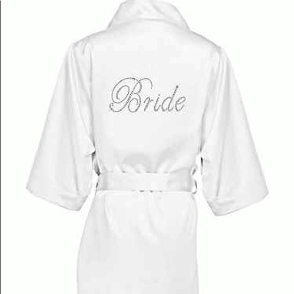 Bridal Robe 👰♀️ - Picture 1 of 3